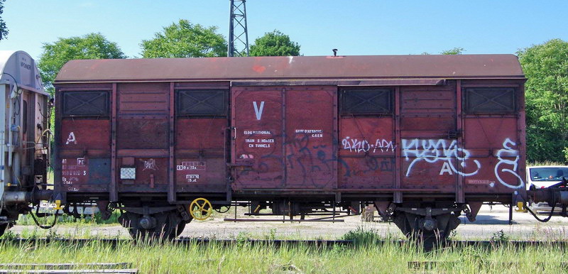 40 87 959 0 020-3 Us G54 2 SNCF-PE (2017-06-09 gare de Laon) (6).jpg