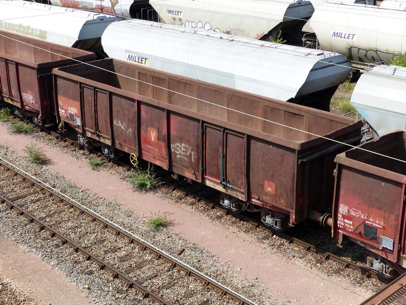 80 87 977 6 805-4 Uas F28 6 F-SNCFR (2017-08-27 SPDC) (1).jpg