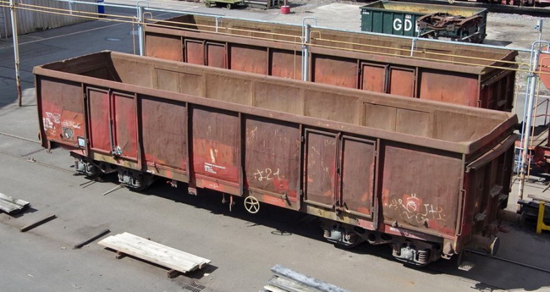 80 87 977 5 196-9 Uas F28 2 F SNCF-PSL (2017-05-20 Tergnier) (1).jpg