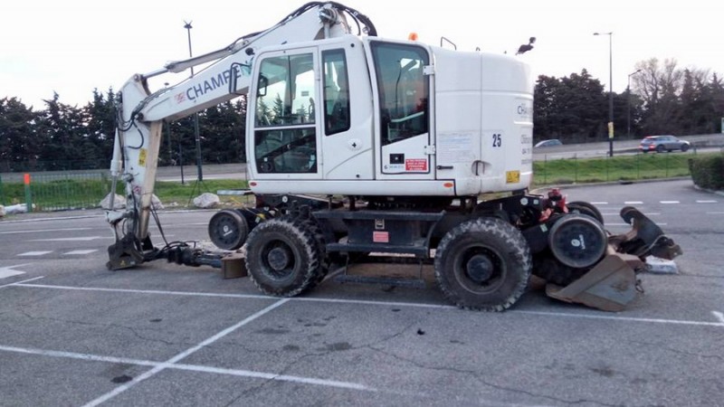 UNAC 22 TRR (2018-03-16 parkind de Carrefour à Avignin) (19).jpg (128.58 Kio) Vu 2202 fois UNAC 22 TRR (2018-03-16 parkind de Carrefour à Avignin) (19).jpg