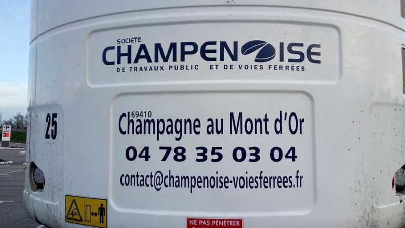 UNAC 22 TRR (2018-03-16 parking de Carrefour à Avignin) (2).jpg