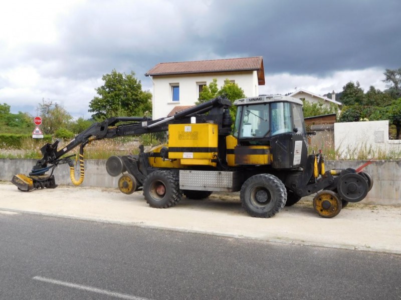 UNAC 300 RR - U692 - SEFA (Aurec-sur-Loire 09-2017) Photo 1.JPG